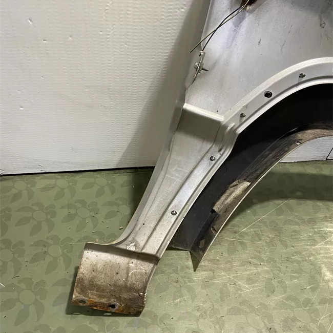 Parafango anteriore sinistro