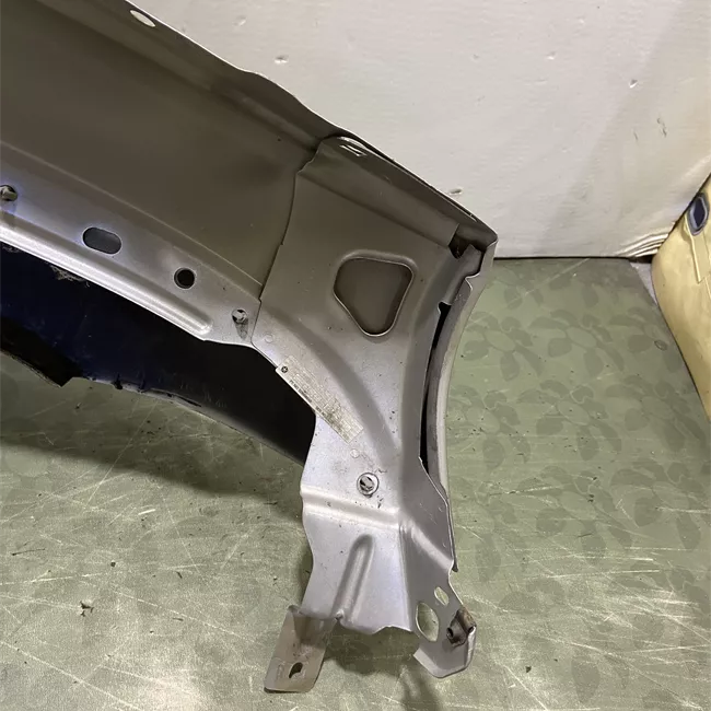 Parafango anteriore sinistro