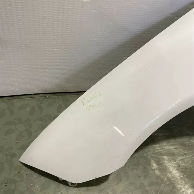 Parafango anteriore sinistro