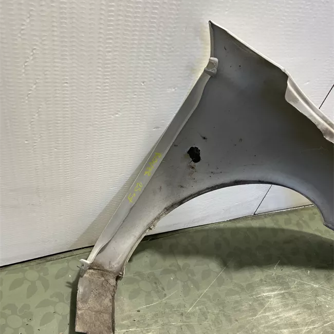 Parafango anteriore sinistro