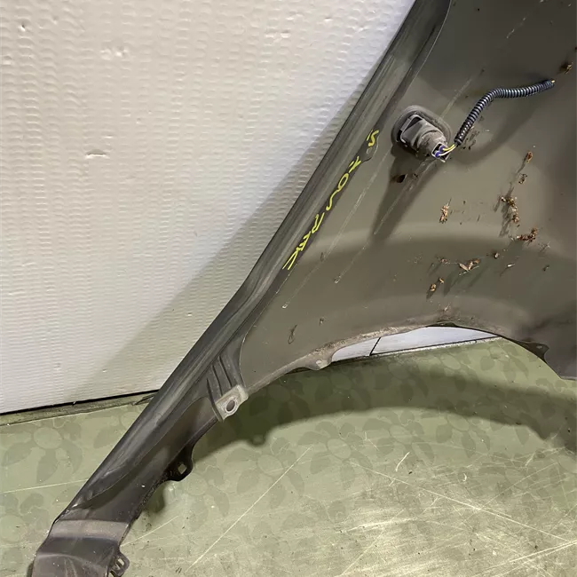 Parafango anteriore sinistro