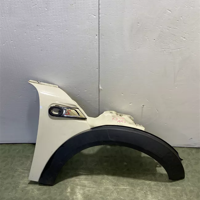 Parafango anteriore destro