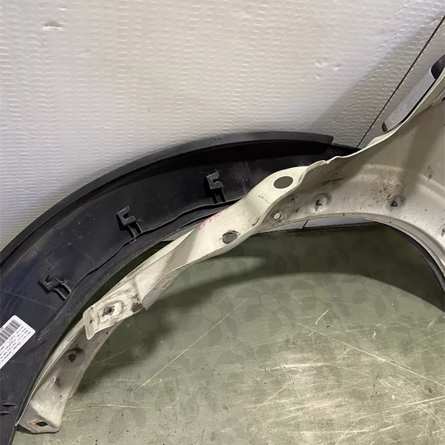 Parafango anteriore destro