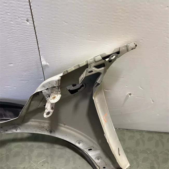 Parafango anteriore destro