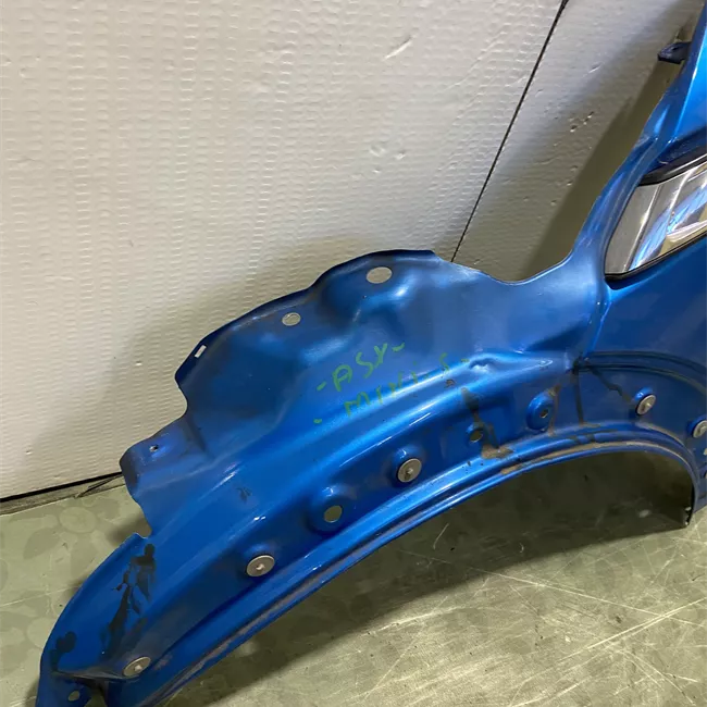 Parafango anteriore sinistro