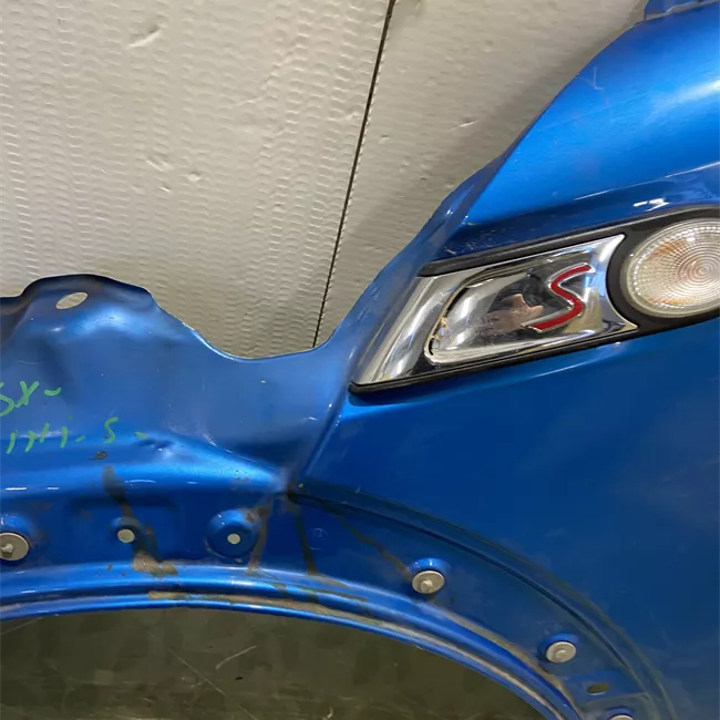 Parafango anteriore sinistro