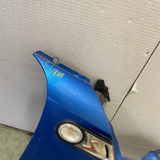 Parafango anteriore destro