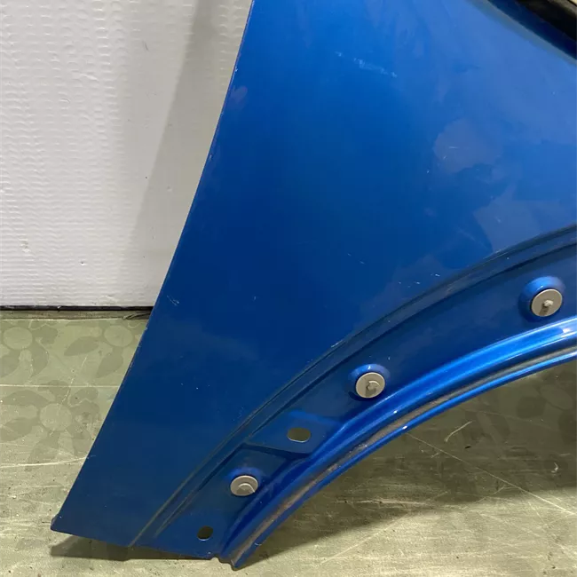 Parafango anteriore destro