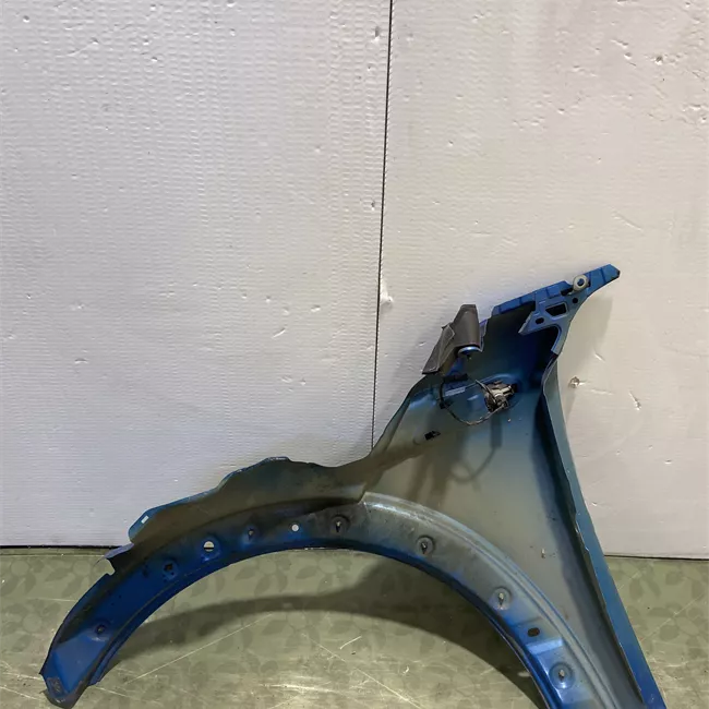 Parafango anteriore destro