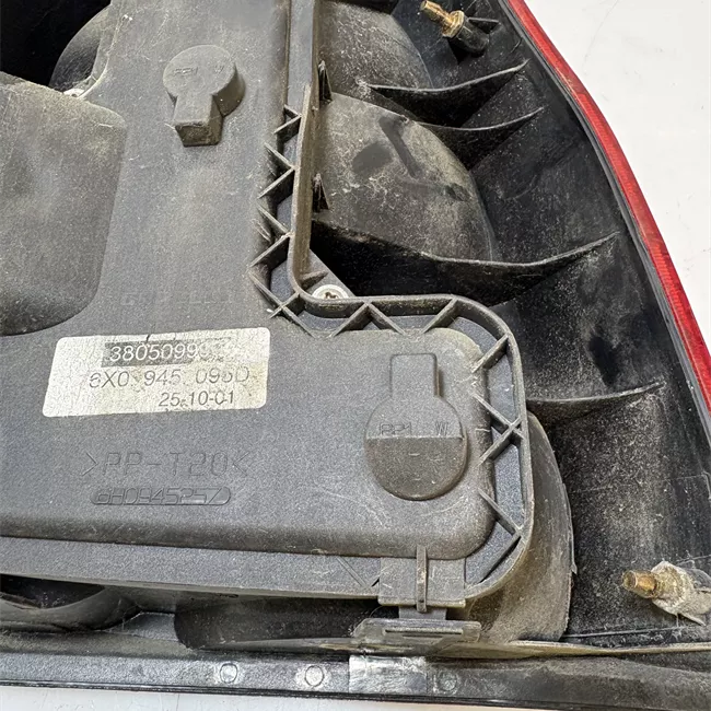 Fanale posteriore sinistro