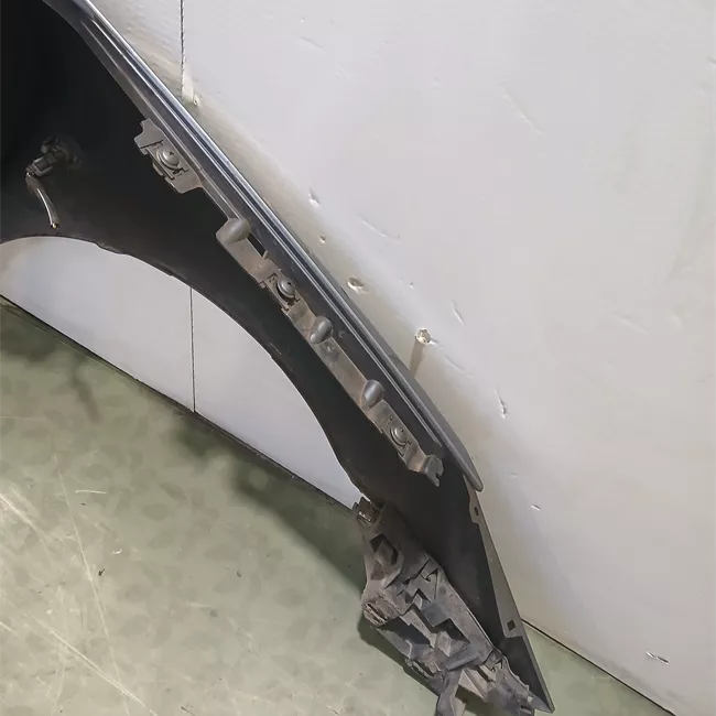 Parafango anteriore sinistro