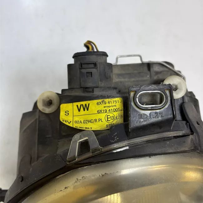 Proiettore con regolatore altezza sinistro