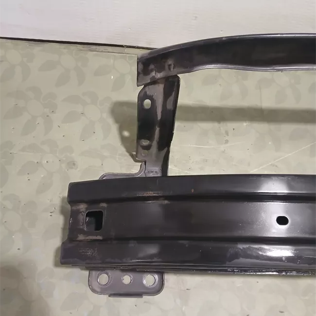 Traversa paraurti anteriore