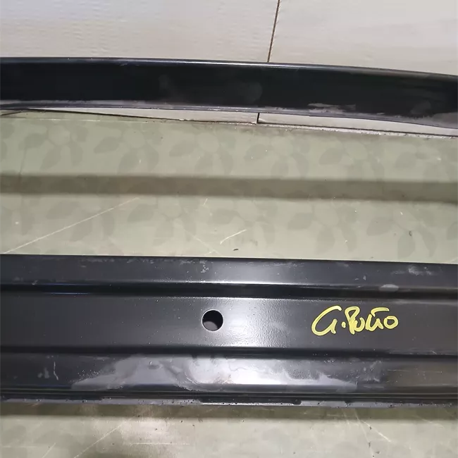 Traversa paraurti anteriore