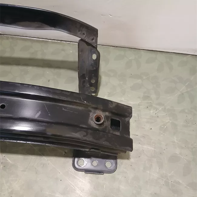 Traversa paraurti anteriore