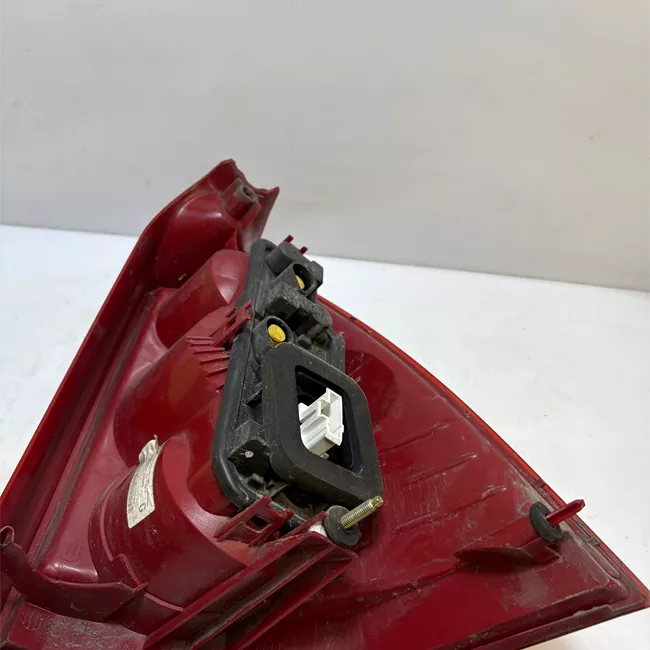 Fanale posteriore sinistro