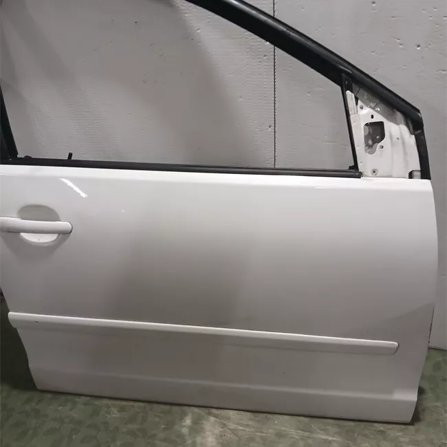 Porta anteriore destra