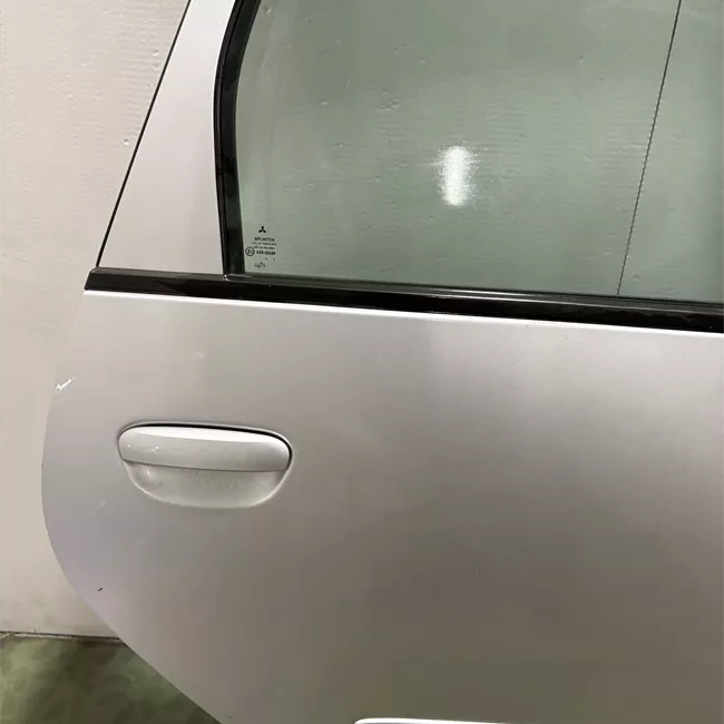 Porta posteriore destra