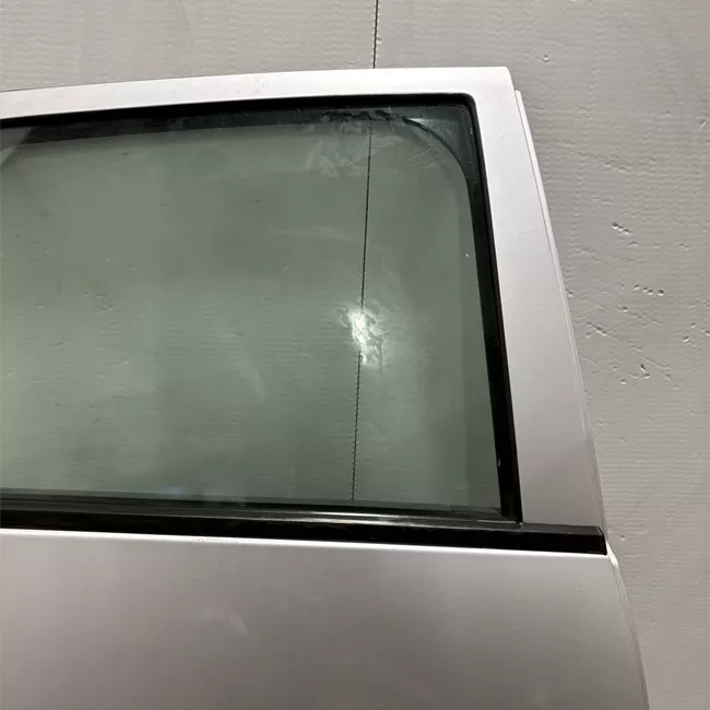 Porta posteriore destra