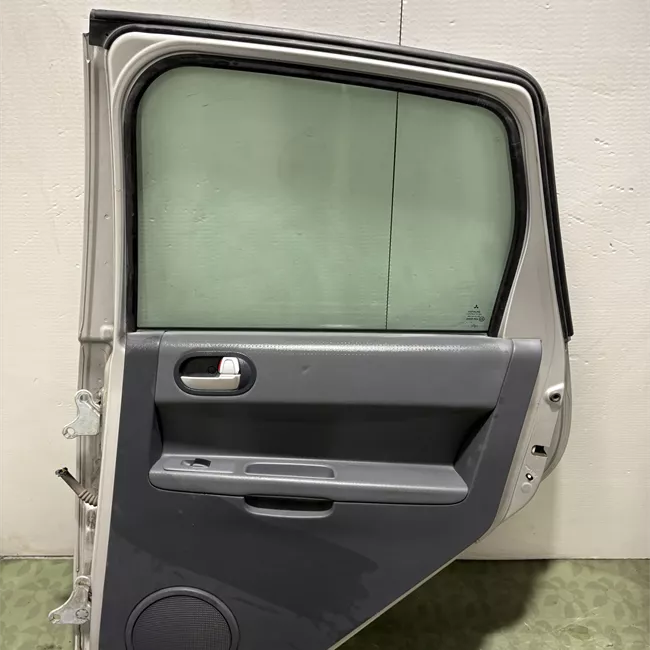 Porta posteriore destra