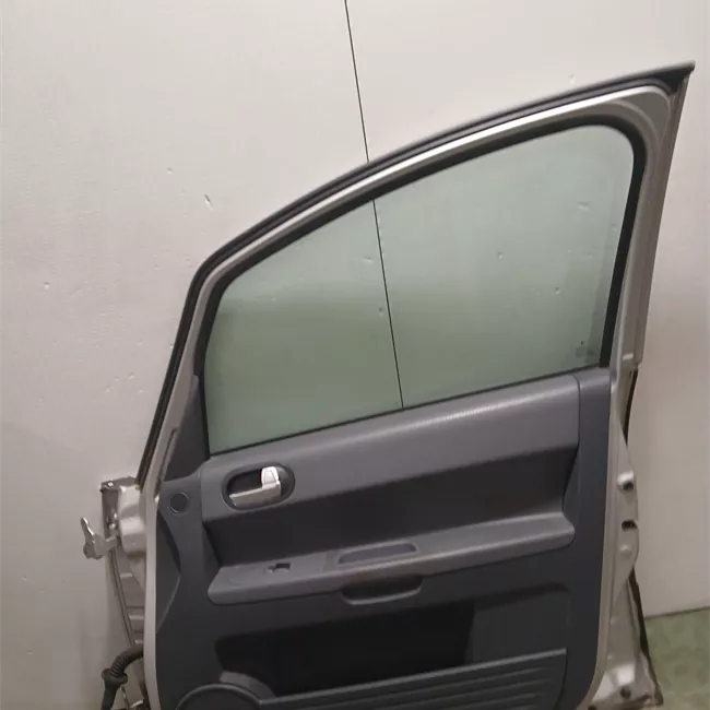 Porta anteriore destra