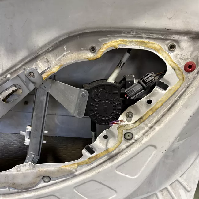 Porta anteriore destra