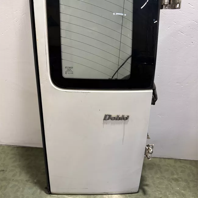 Porta carico posteriore a battente destra rata