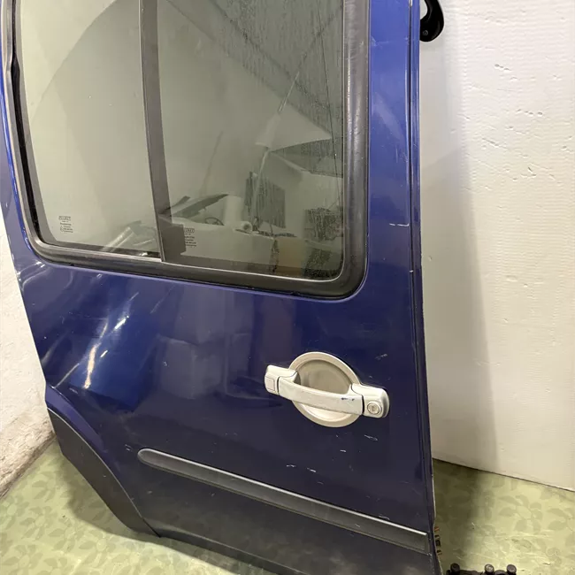 Porta posteriore destra