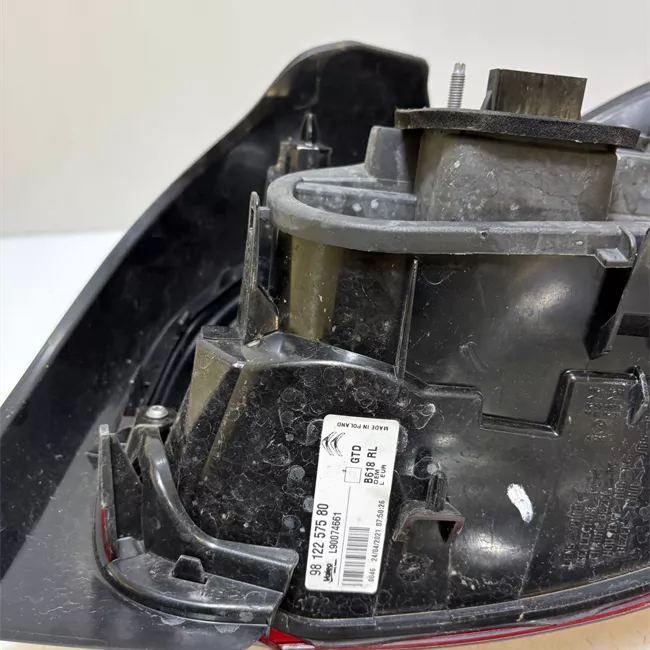 Fanale posteriore sinistro con 1 retromarcia