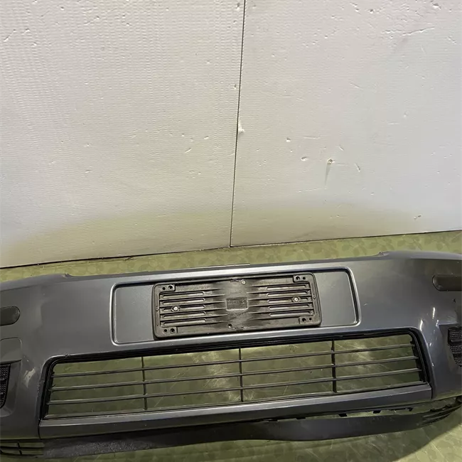 Paraurti anteriore Serie 15/25/35 nero