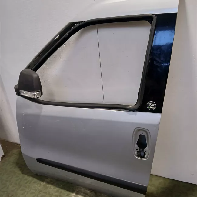 Porta anteriore sinistra