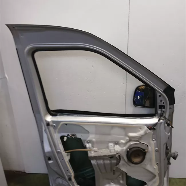 Porta anteriore sinistra