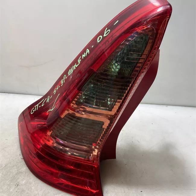 Fanale posteriore sinistro