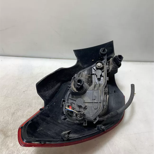 Fanale posteriore parte esterno destro