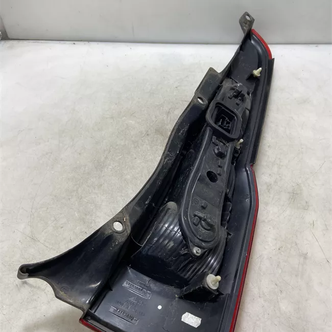 Fanale posteriore sinistro 11/04<