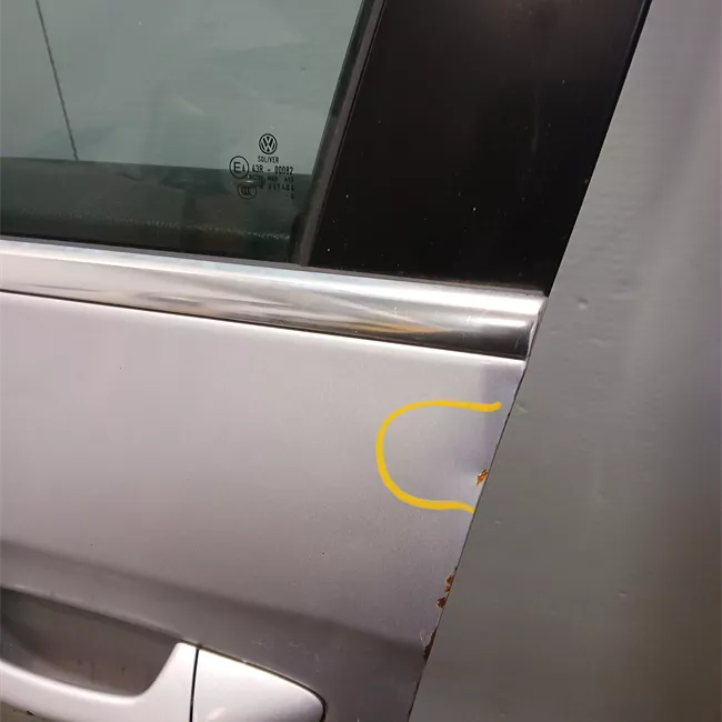 Porta anteriore sinistra