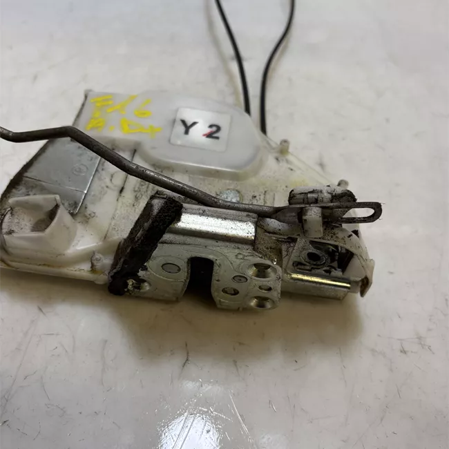 Serratura porta anteriore destra