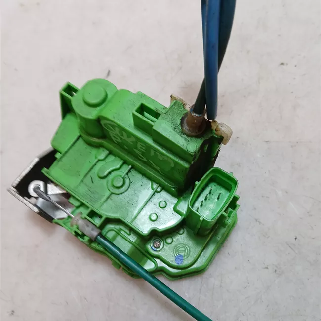 Serratura porta posteriore sinistra