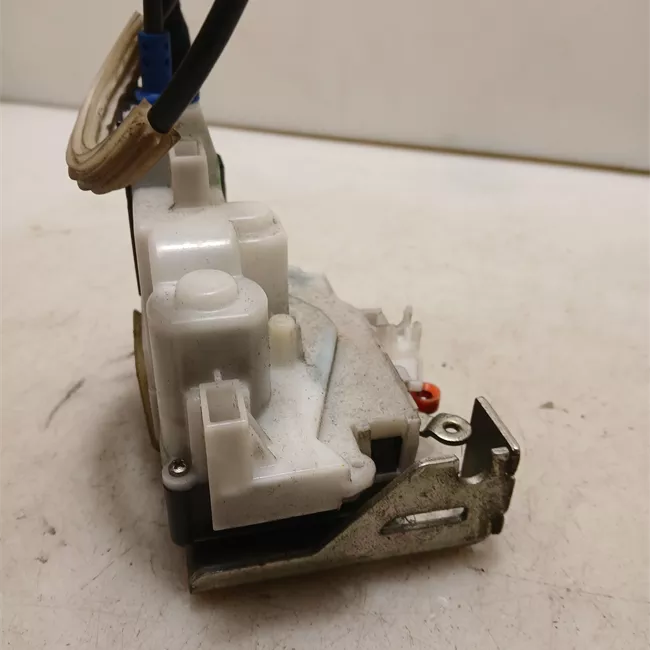 Serratura porta anteriore sinistra