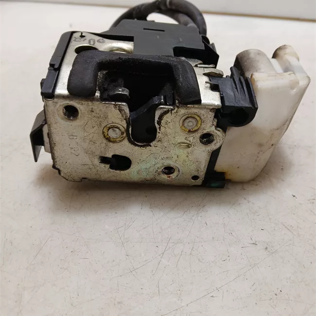 Serratura porta anteriore sinistra