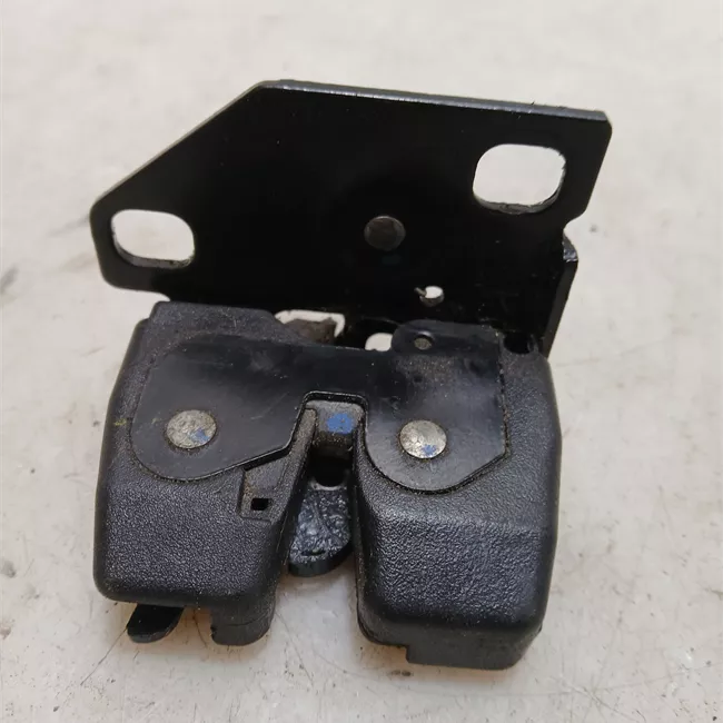 Serratura inferiore porta posteriore a battente