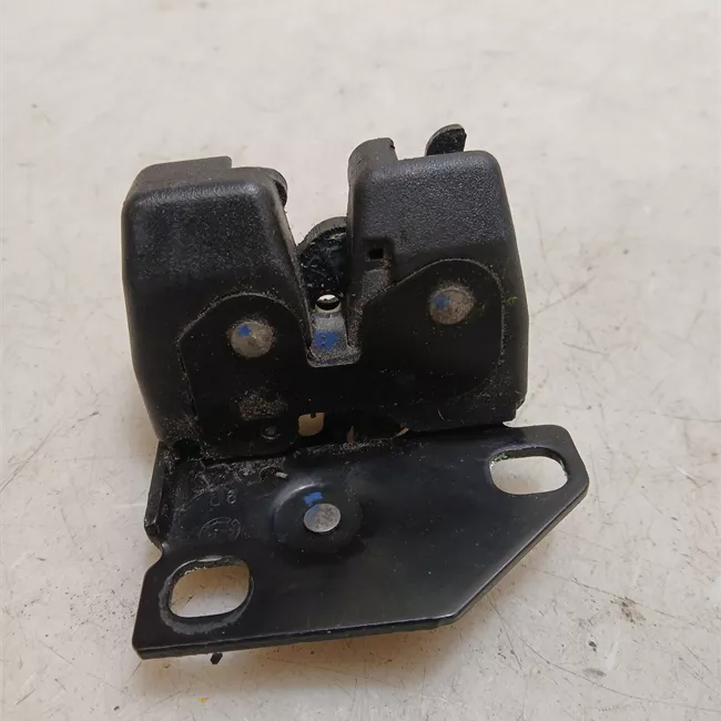 Serratura inferiore porta posteriore a battente