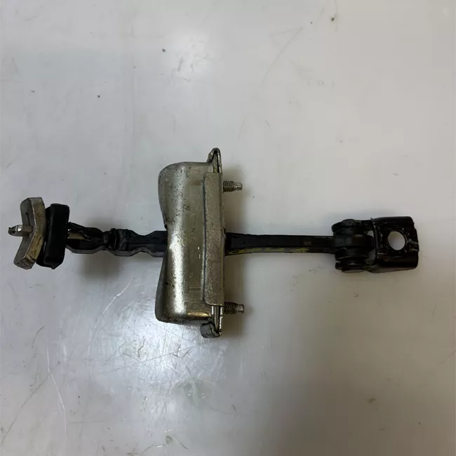 Fermo porta anteriore destro