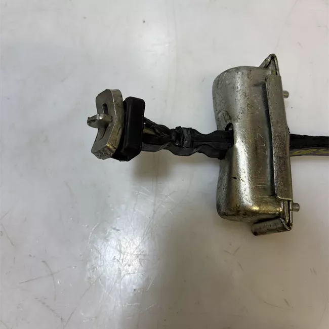 Fermo porta anteriore destro