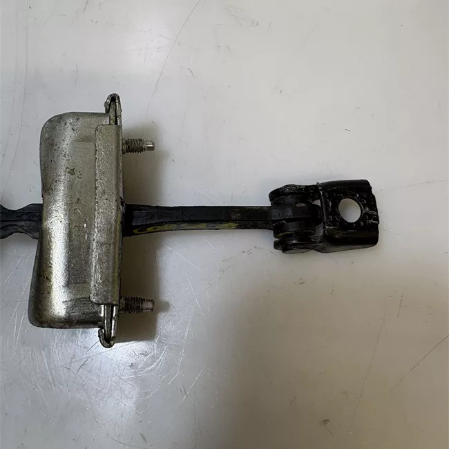 Fermo porta anteriore destro