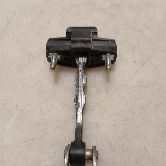 Fermo porta anteriore sinistro