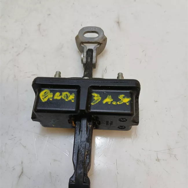 Fermo porta anteriore sinistro