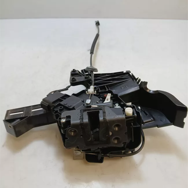 Serratura porta posteriore destra con sistema chiusura centrale