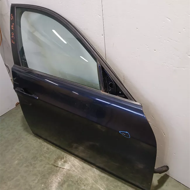 Porta anteriore destra