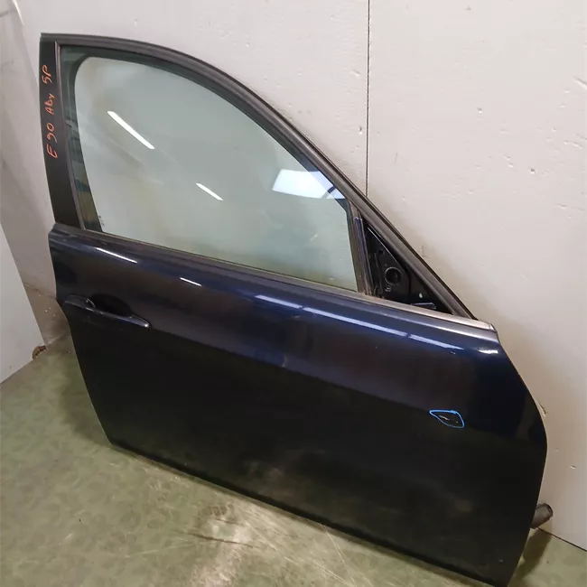 Porta anteriore destra